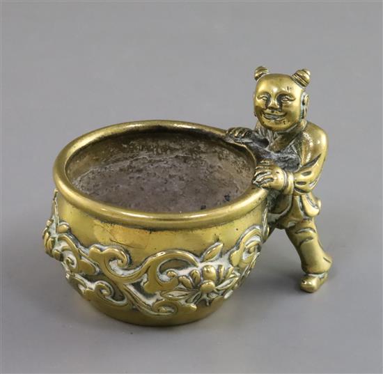 A Chinese polished bronze scholars brushwasher, 17th/18th century, W. 8cm